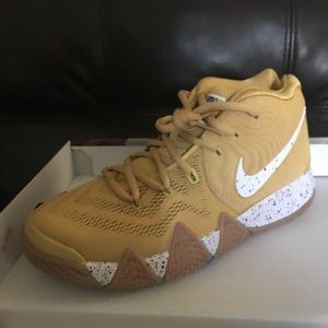 Limited addition Kyrie Irving Shoes